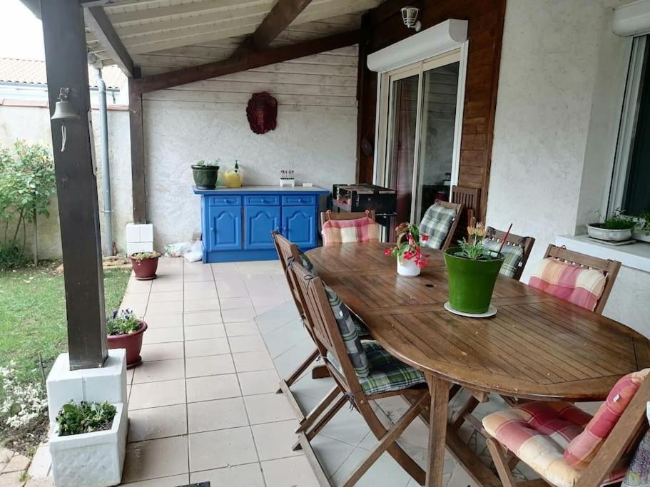 La Porte Bleue Vouneuil-sous-Biard Extérieur photo